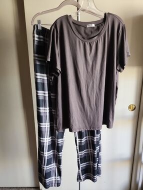 Plaid Lounge/PJ Set 🩶